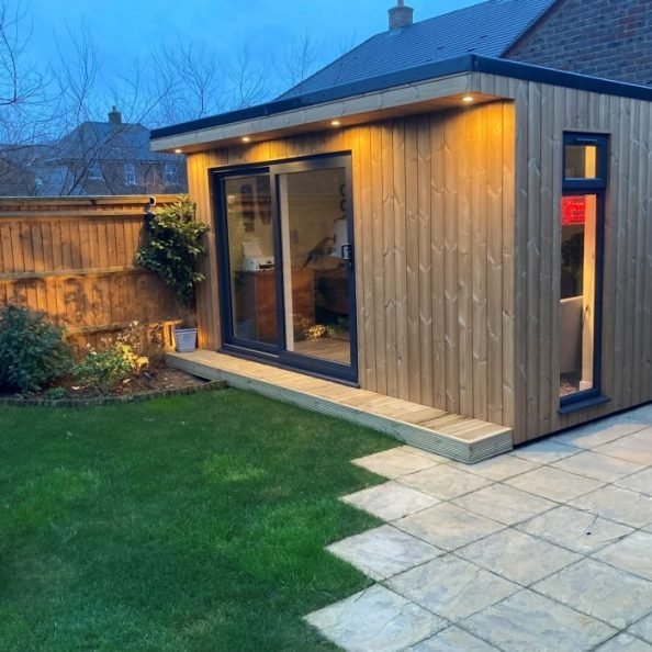 Custom Summer Houses in Glasgow, Coatbridge, Ayr, Airdrie, Falkirk, Paisley, Uddingston, Cambuslang & Stirling At Wood Heaven Design, we provide a wide range of custom-built summer houses to suit different styles and budgets.